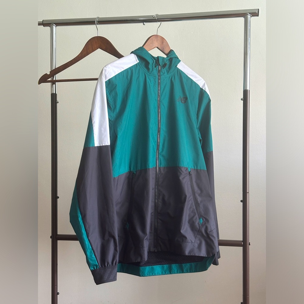 New Balance R.W.T. Lightweight Windbreaker Jacket Small Green
